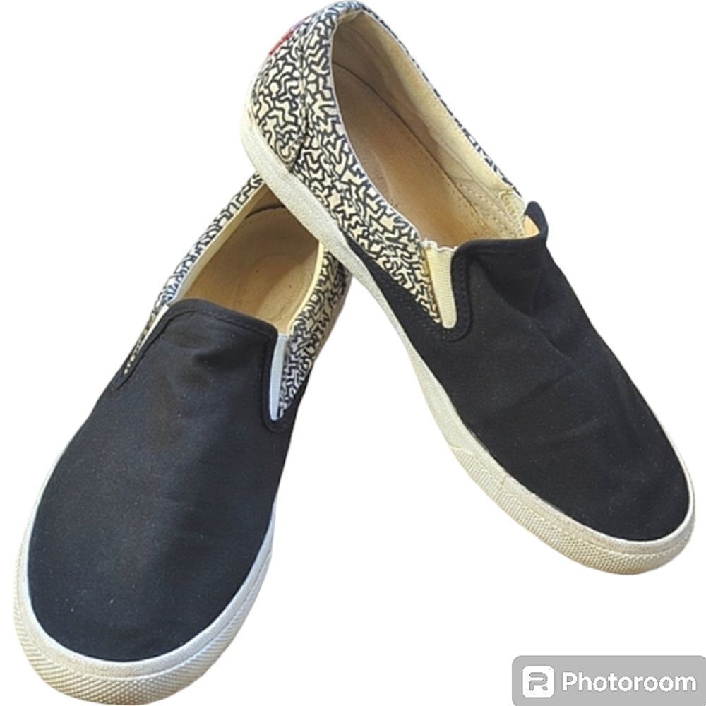 Bucketfeet Black & White Skater Style Slip On Sneakers size 10